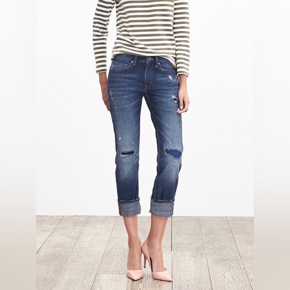 Banana Republic Medium Wash Boyfriend Ripped/Distressed Jeans Size 29 Pe…